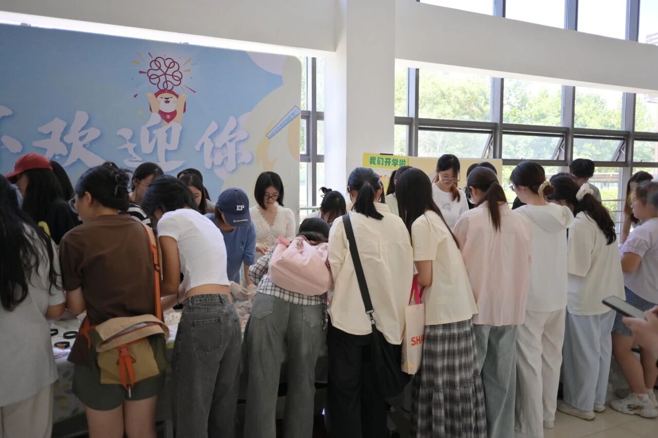 活动现场2.jpg 活动现场2.jpg